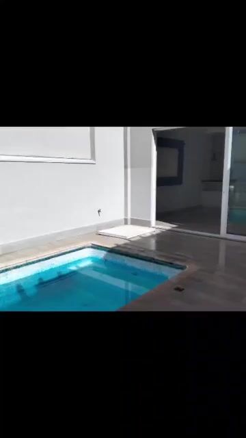 Casa em condomínio